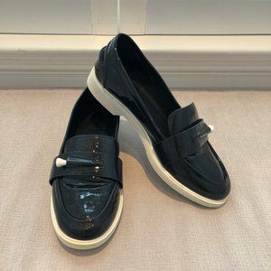 Tory Burch Golf Pocket Tee Navy Patent Loafers